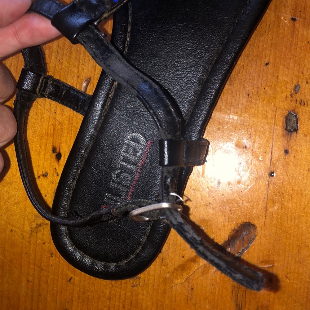 Sandals - Picture 2 of 4